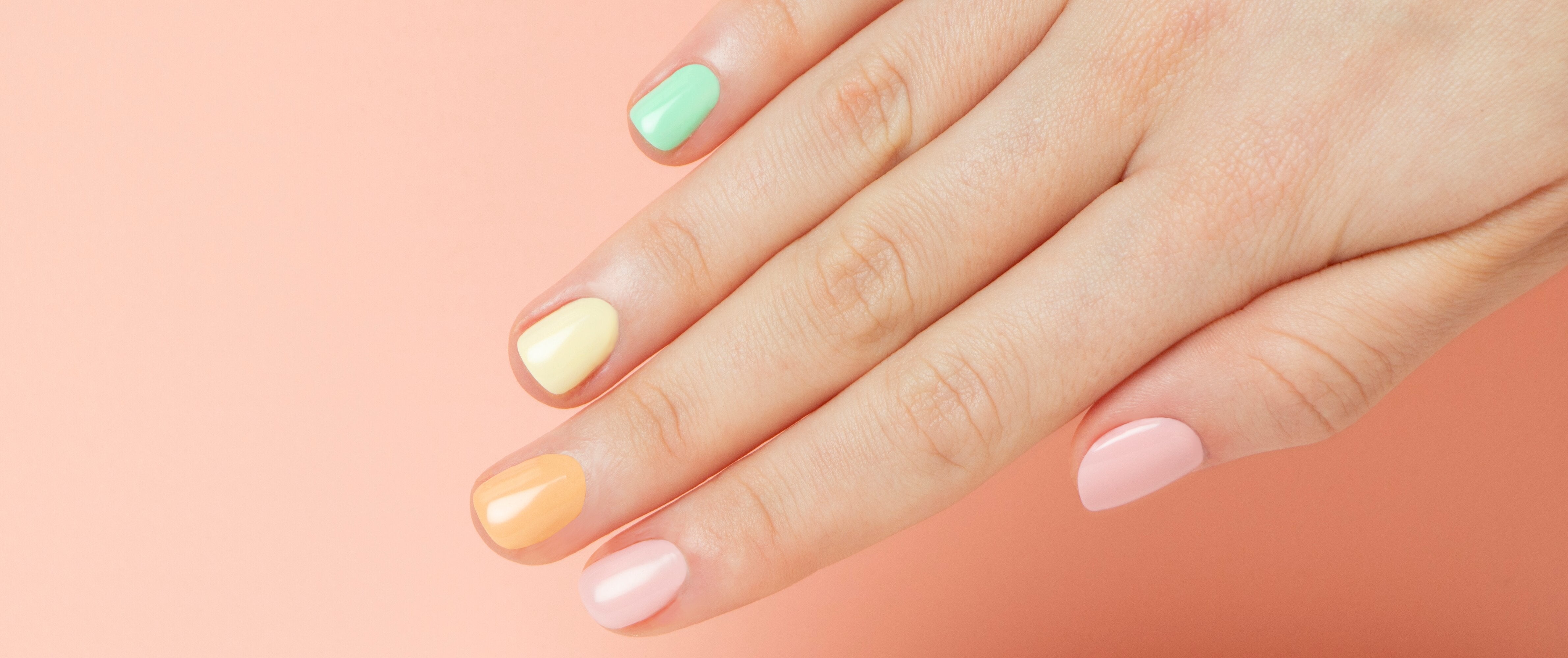 Minimalist Metallic Gradient Nails